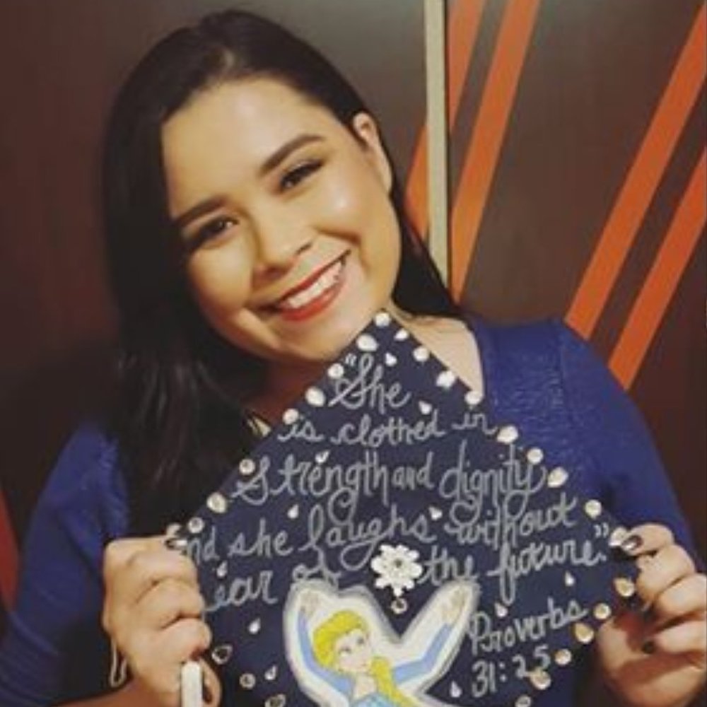 Meet your Posher, Yaneli